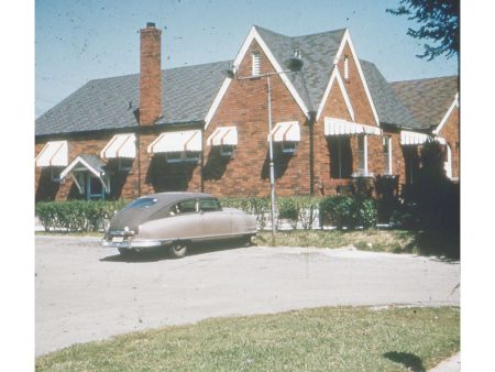 1951 Airflyte Nash Stereo Slide - in front of home - 5Perf Realist Glass Mount - vintage Online